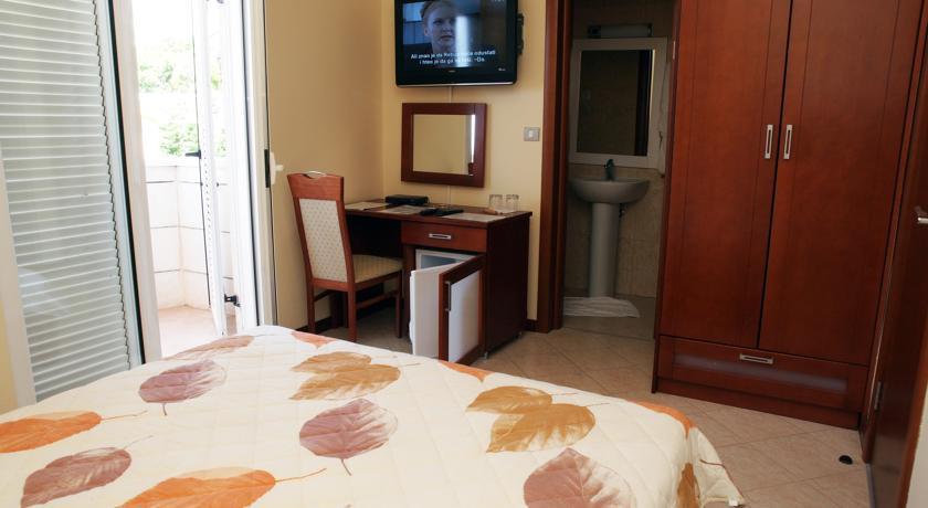 Hotel R Утеха Стая снимка